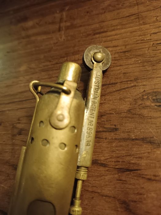 Isqueiro militar Ifá Patent