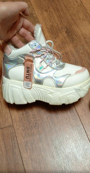 Продаю взуття шкіра за гарною ціною