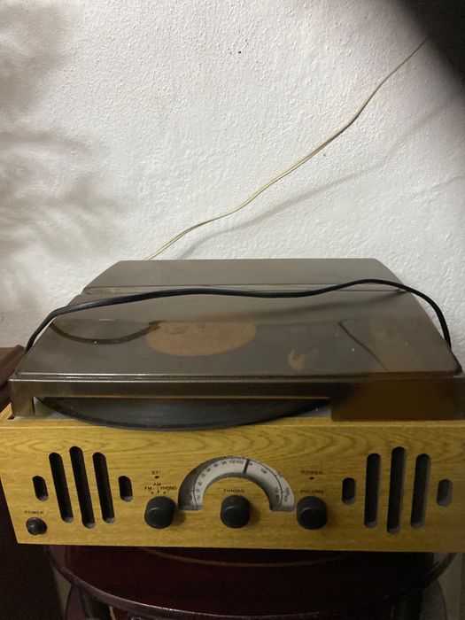 Aparelhagem com gira-discos