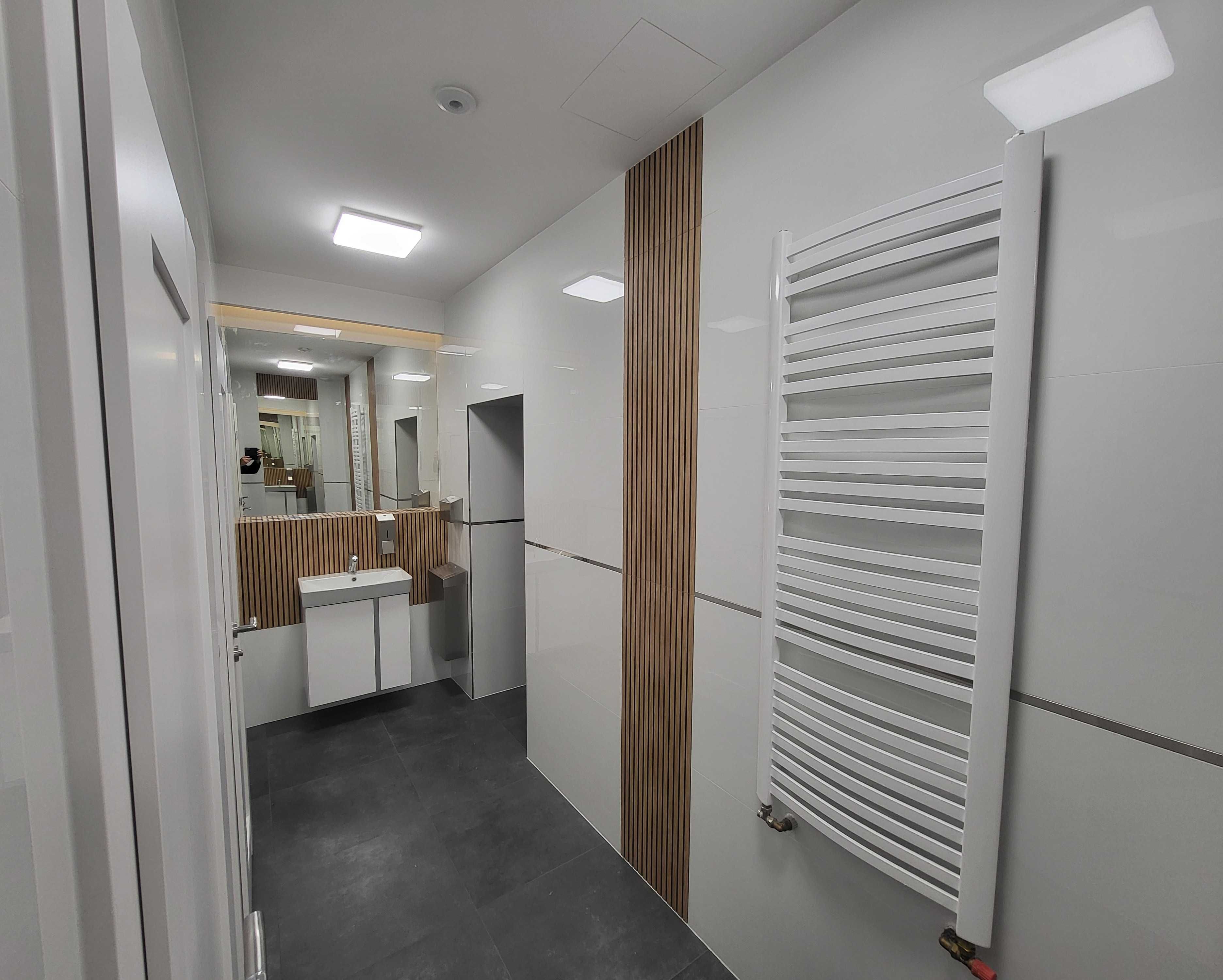 Lokal nr 8. Ścisłe centrum Tomaszowa. Wejście prosto z ulicy P.O.W. 17