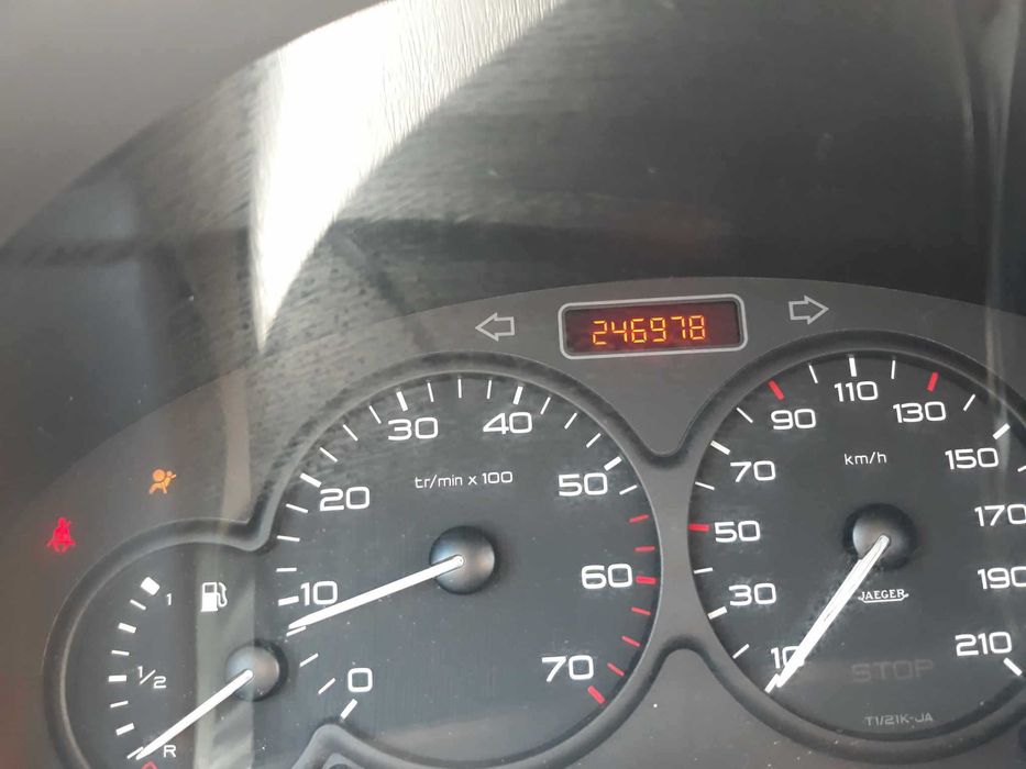 Sprzedam samochód dostawczy Citroen Berlingo.