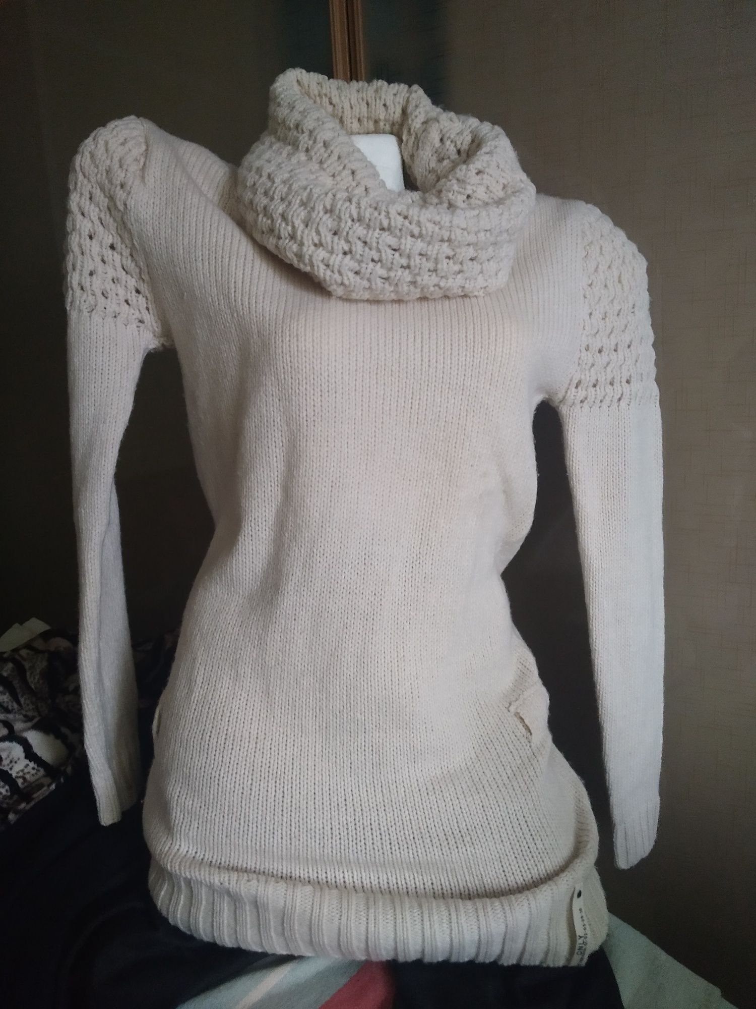 Жіночі светри,кофтини,р.48-50