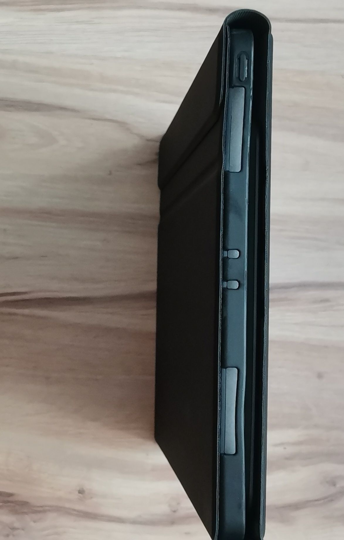 Etui z Klawiaturą Bluetooth i Touchpadem do Tabletu – Nowe, Zestaw Kom