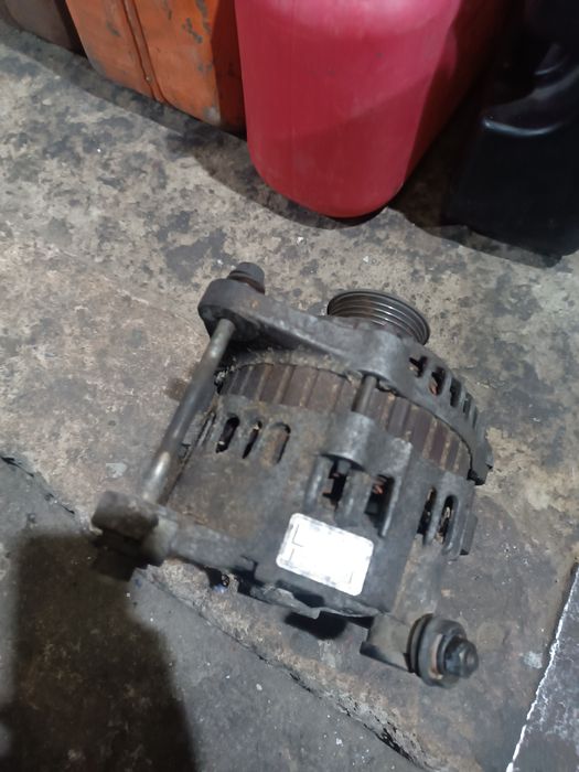 Генератор Subaru Forester SF EJ20 1997-2002г.в