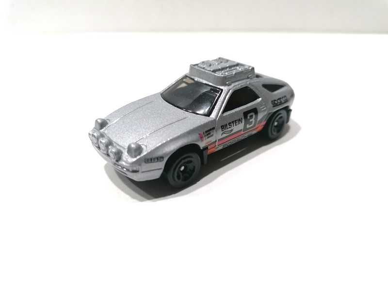 Hot Wheels Porsche 928 S Safari