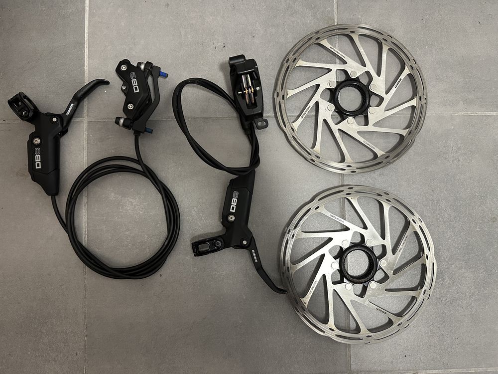 Zestaw hamulce SRAM DB8 i tarcze SRAM 200mm