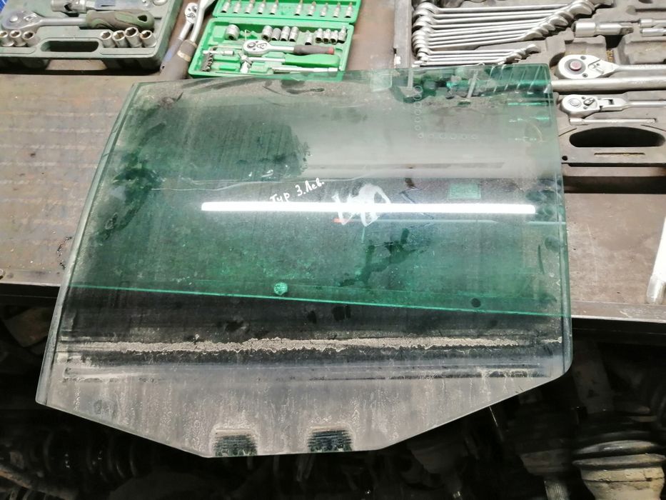 Стекло гольф 4,5,6,7шкода тур,суперб,фабия 1,2,ауди а4б5,Пассат, туран