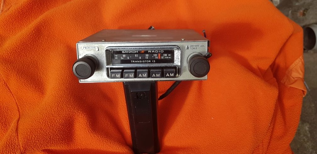 Auto rádio antigo Sankoh 6 e 12 Voltes