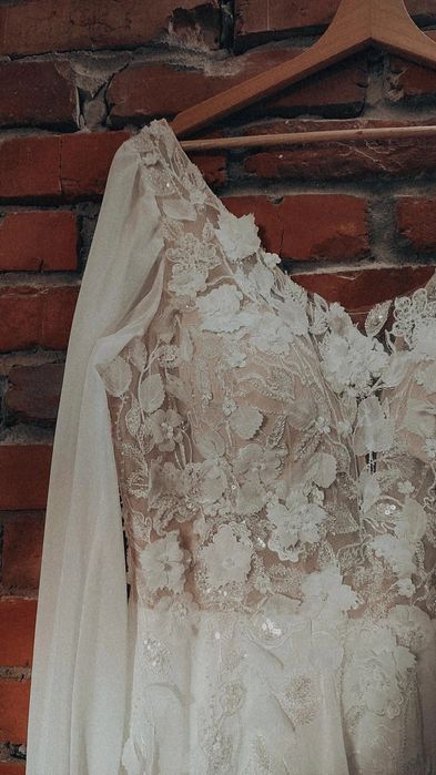 Suknia ślubna 46 Szyfon i kwiaty 3D