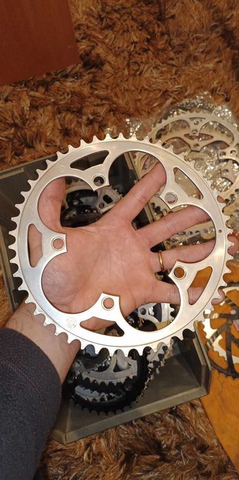 Vários pratos para pedaleiras