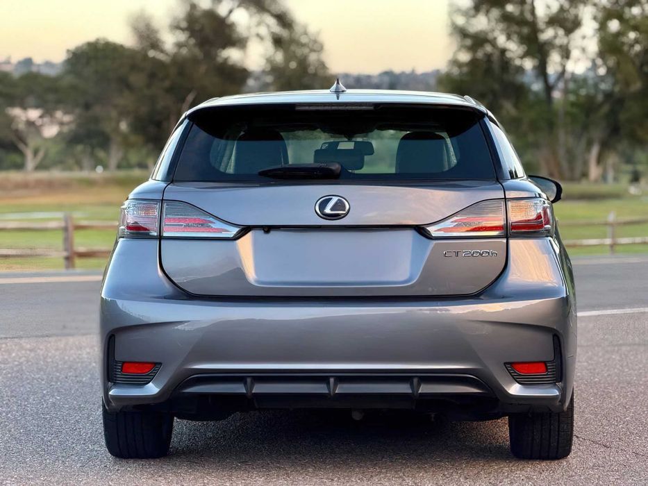 Lexus CT Hybrid 200h      2017