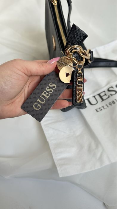 Сумка Guess в комплекті з пильником