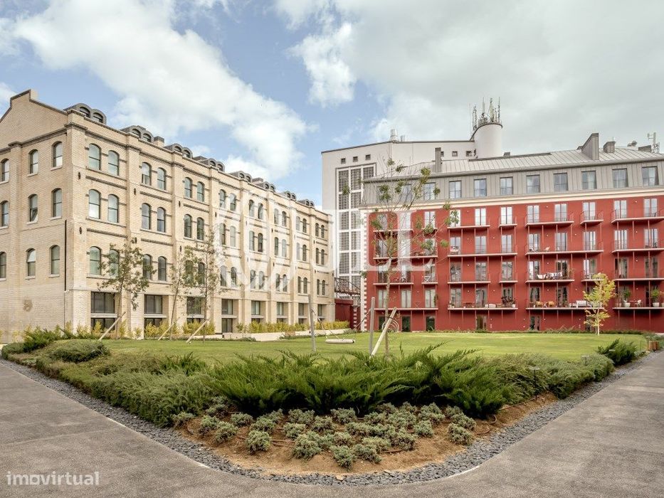 Apartamento T2 com estacionamento Beato Quarter, Lisboa