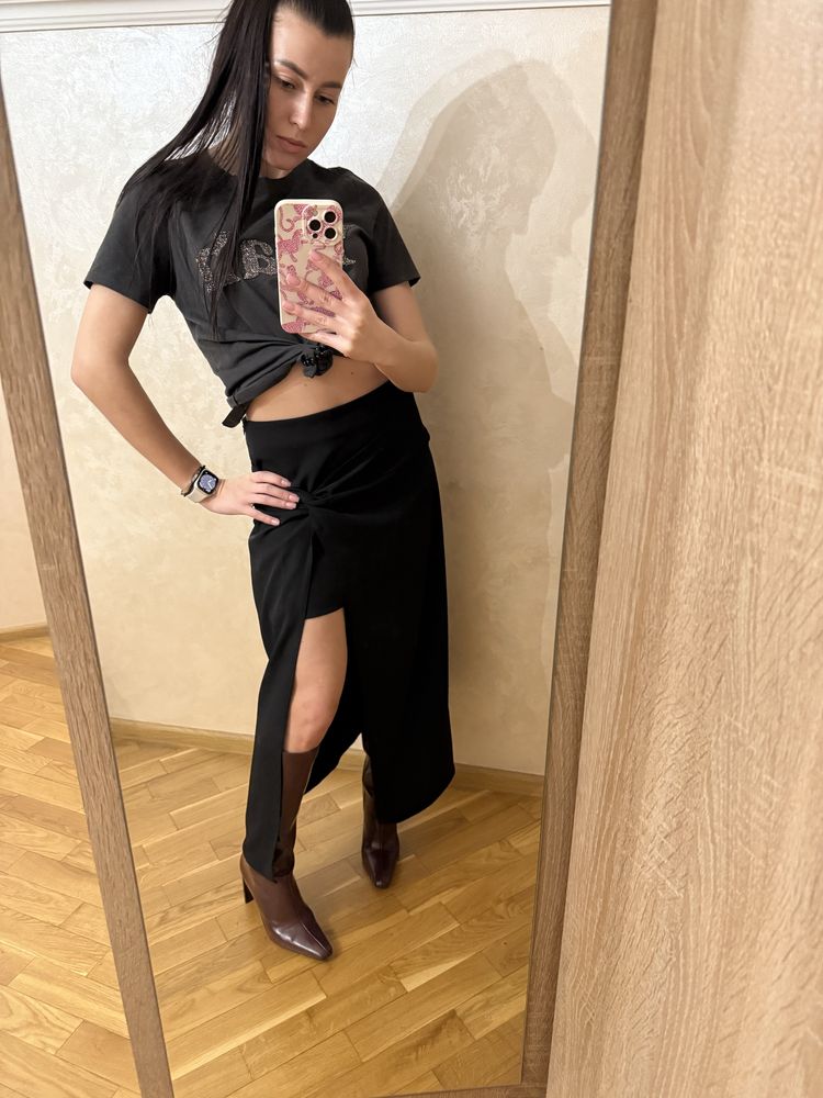 Чорна спідниця з розрізом Zara нова