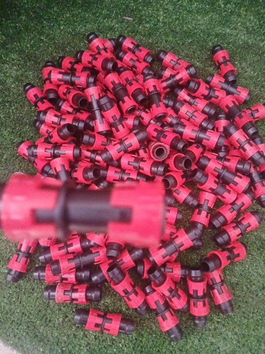 Peças de rega novas nunca usadas.