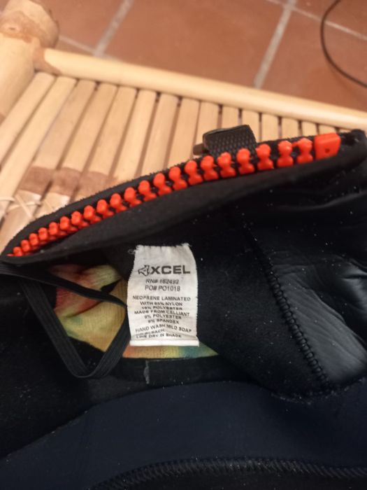 Fato de mergulho feminino