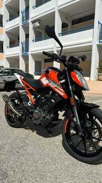 Mota KTM Duke 125 de 2018