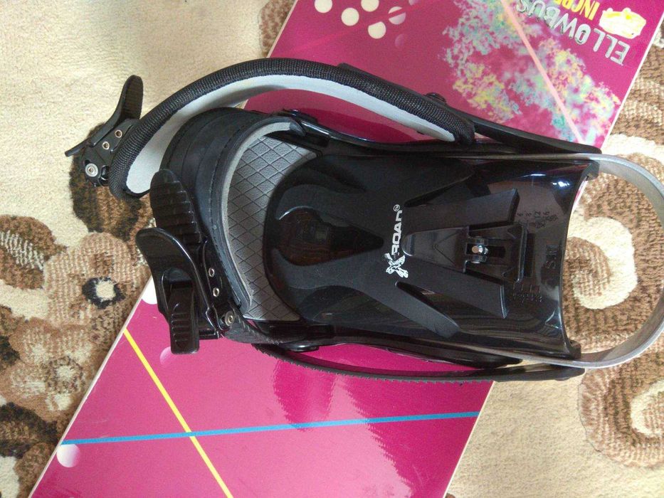 Сноуборд ~135 см (на рост до 156 см) + крепления