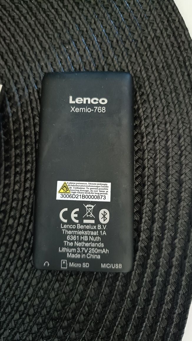 Mp4 lenco pouco usado