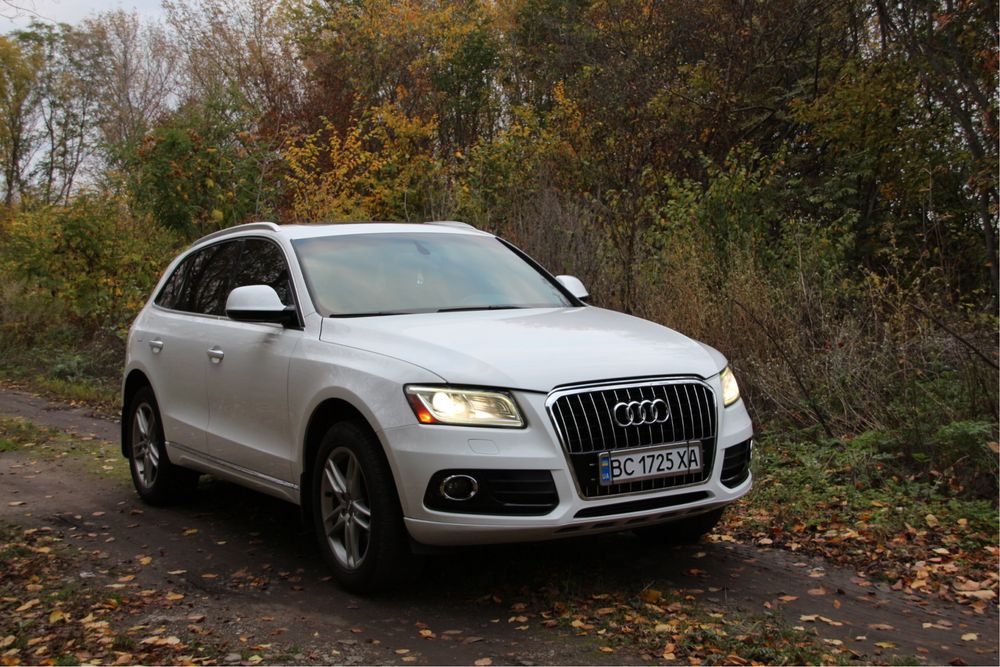 Ауді Q5  premium plus 2016 року