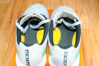 Buty do piłki nożnej-halówki r. 30 Nike TIEMPO