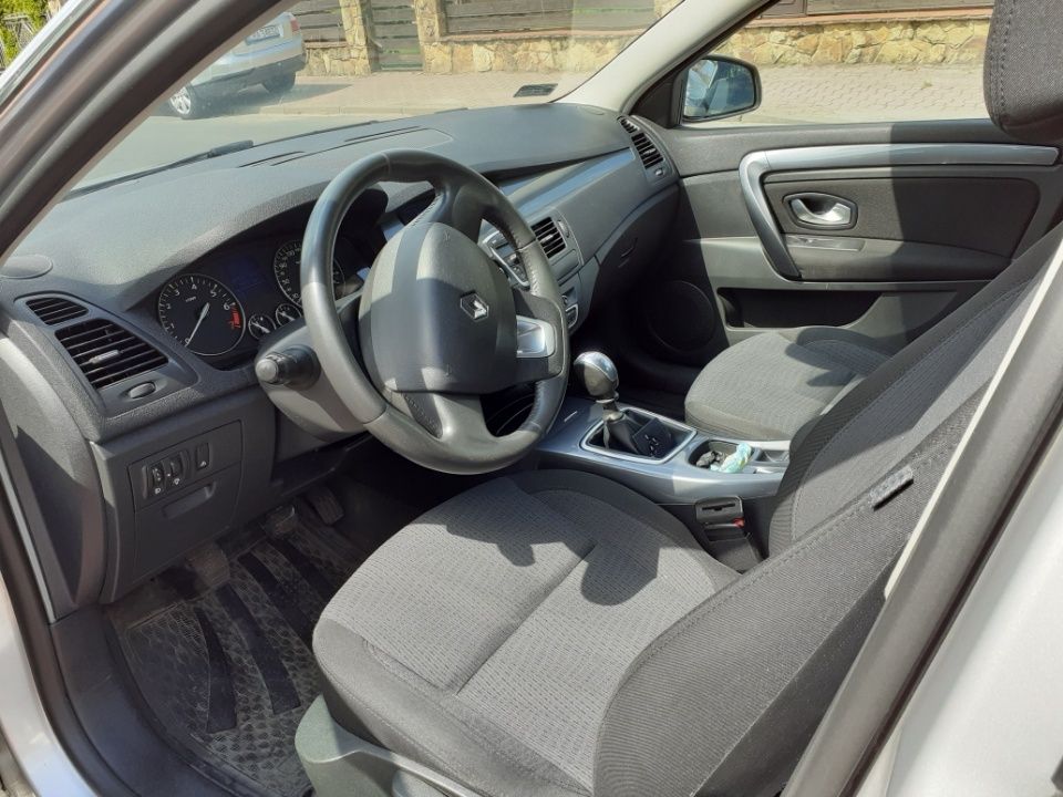 Renault laguna 3 2.0 benzyna salon PL