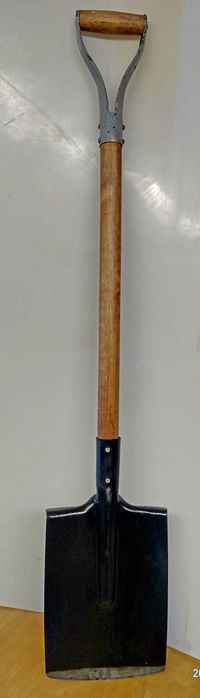 Лопата штыковая прямоугольная с металлической ручкой советская