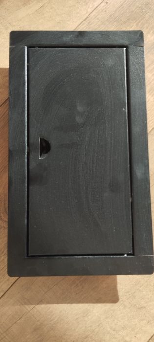 Drzwiczki rewizyjne czarne