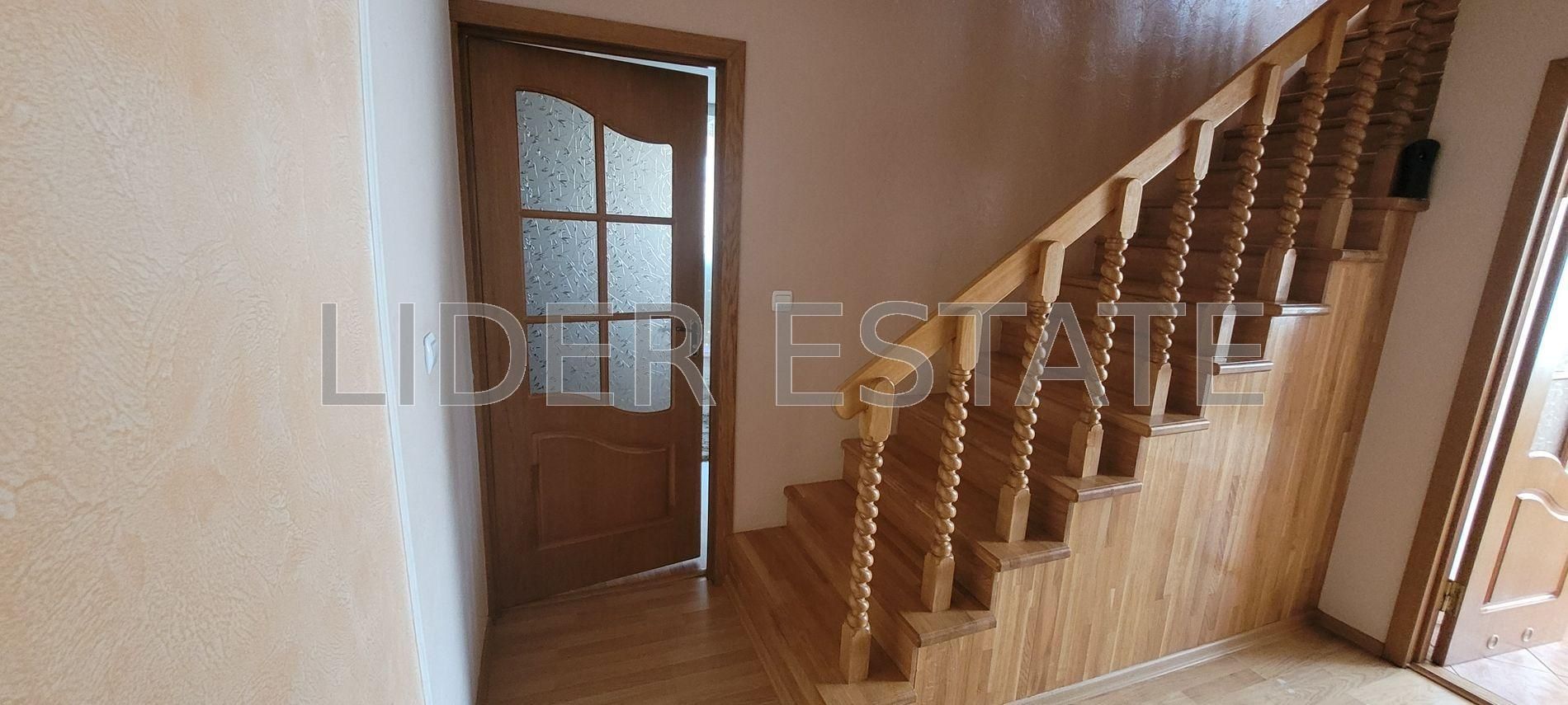 Продаж квартири 5 кімнат, 5/6 поверх, 166 м², Ужгород
