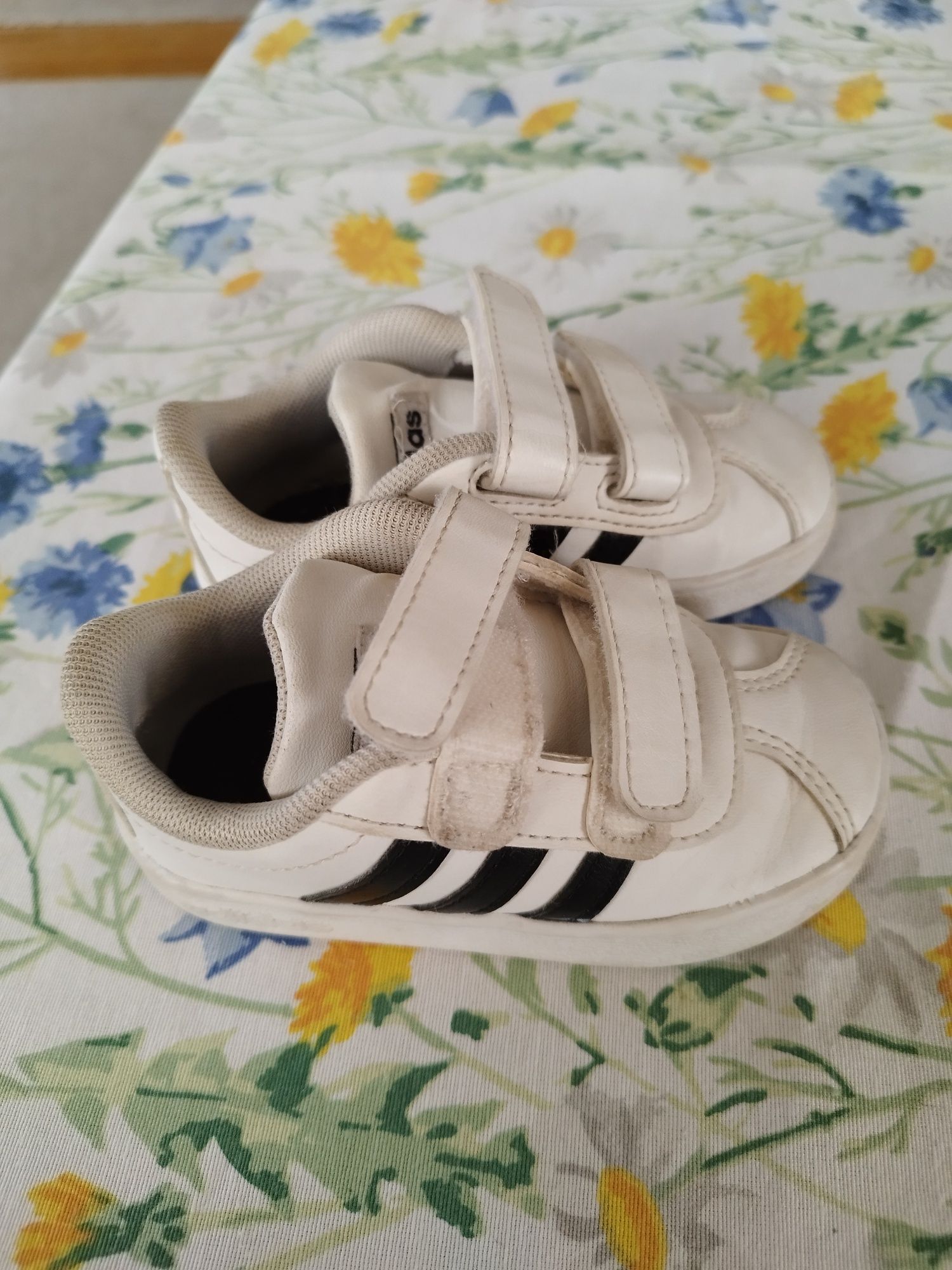 Buciki Adidas rozmiar 21