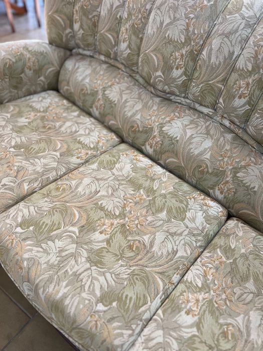 Sofá Cama com Colchão e Poltronas