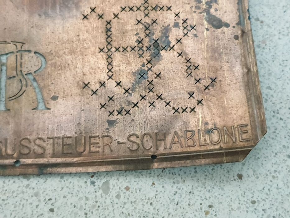 Par de antigos estênceis alemães em cobre para bordados em linho