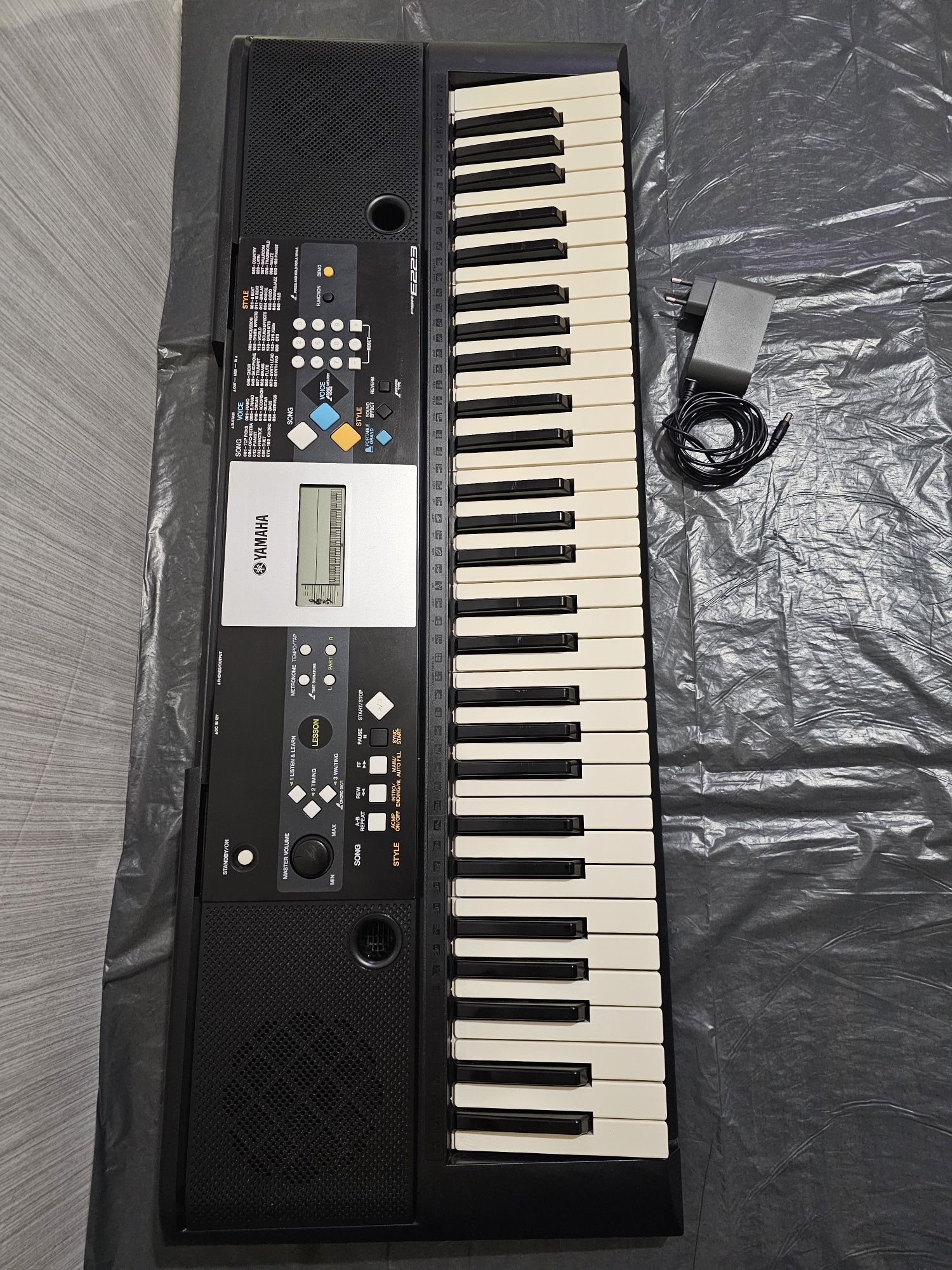 Сентизатор Yamaha PSR  E223