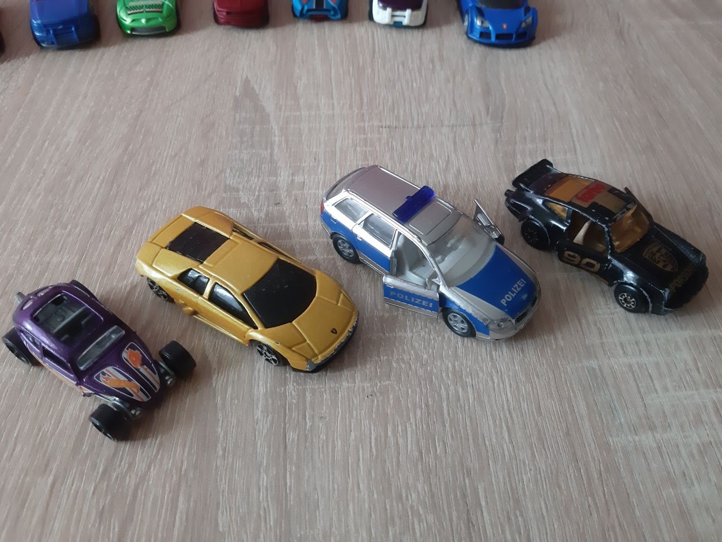 Matchbox  Hot Wheels