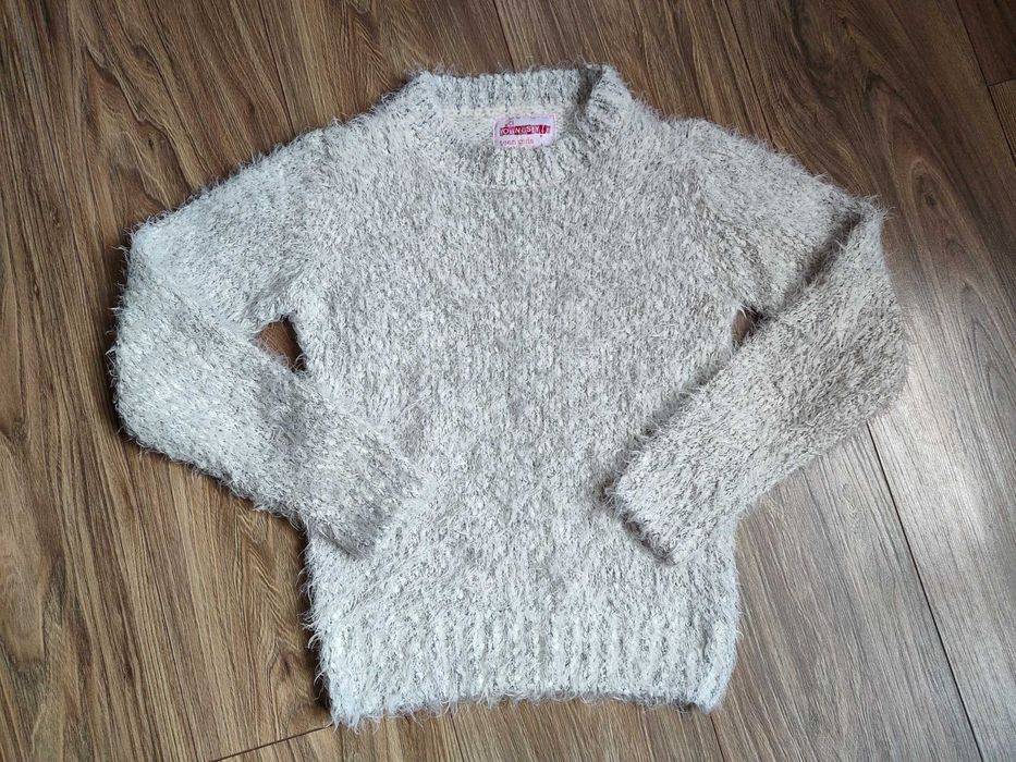 Sweterek 146 9-10 lat dziewczęcy miły puchaty