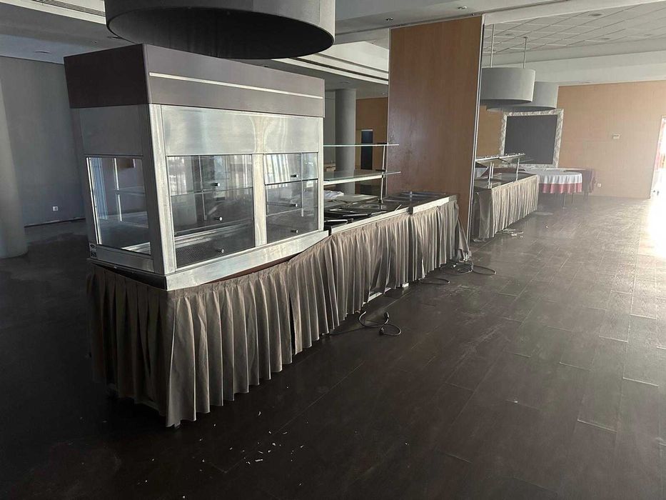 Linha completa de buffet quentes frios e sobremesas