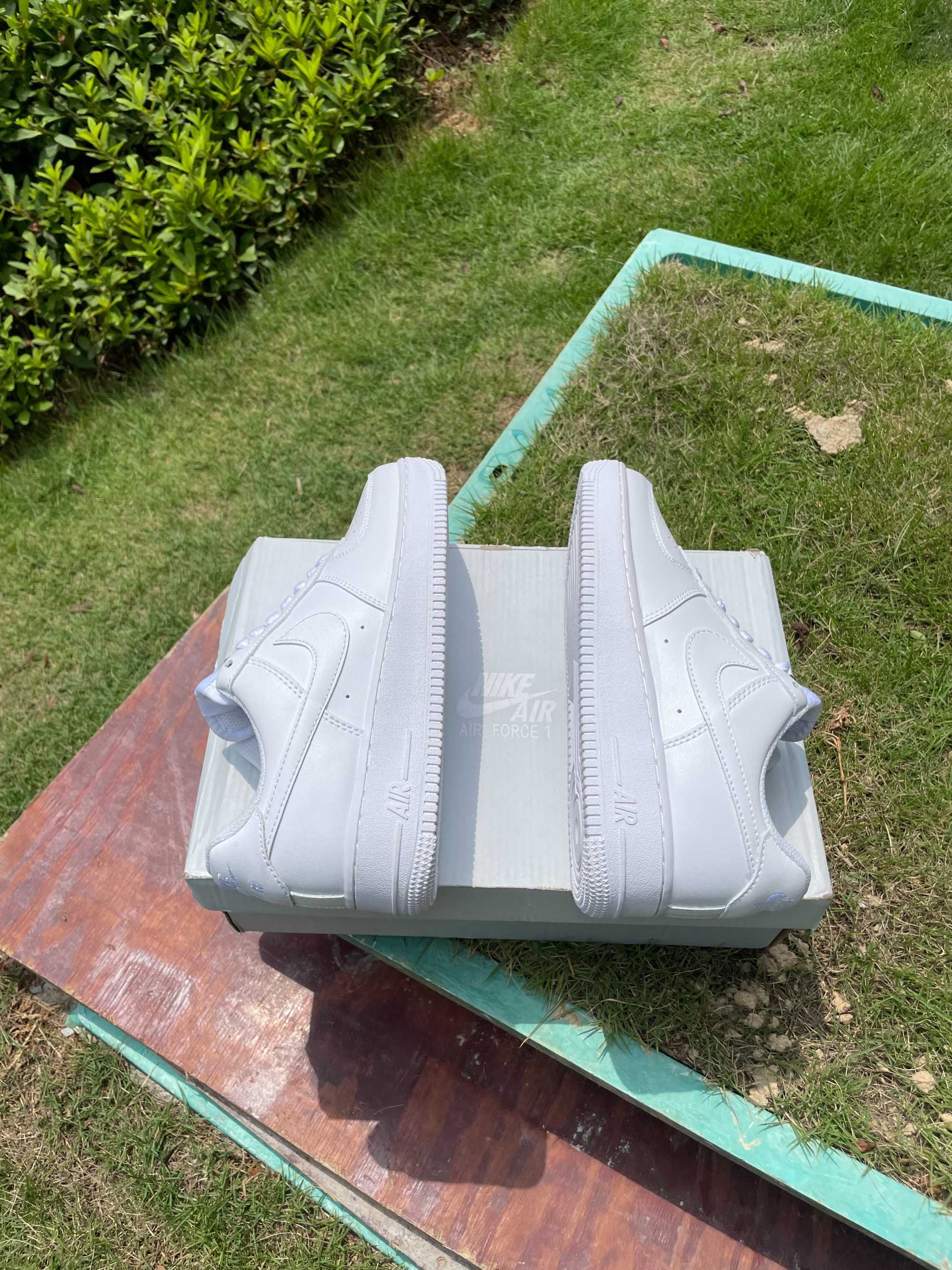 NikeAirForceOneLowR. 44