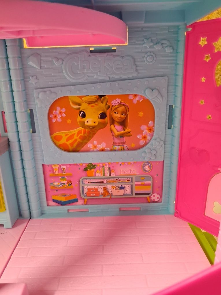 Casa Barbie -  Casa Da Chelsea com piscina
Em bom estado 
Com caixa or