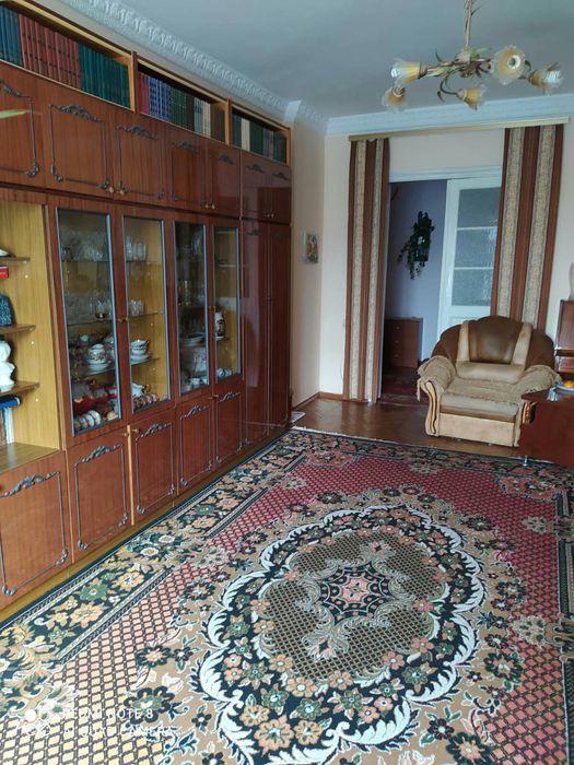 Продаж 4 - х. кімнатної квартири Площа Перемоги