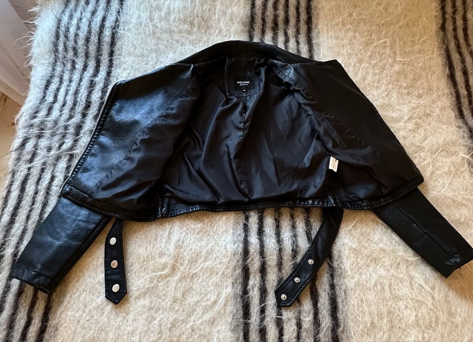 Куртка коротка з екошкіри