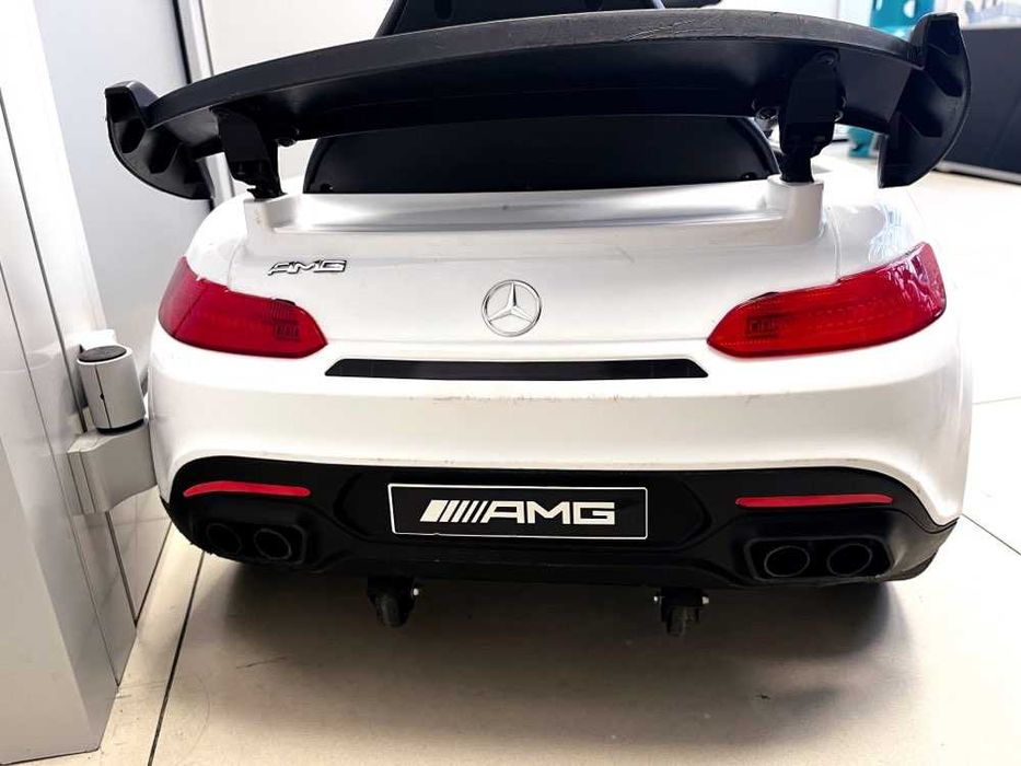 Samochód na akumulator Mercedes amg dla dziecka biały