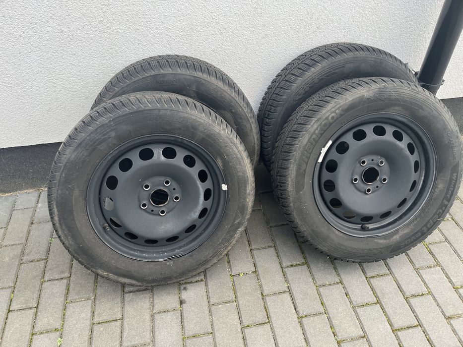 Opony zimowe 215/60R16 99H