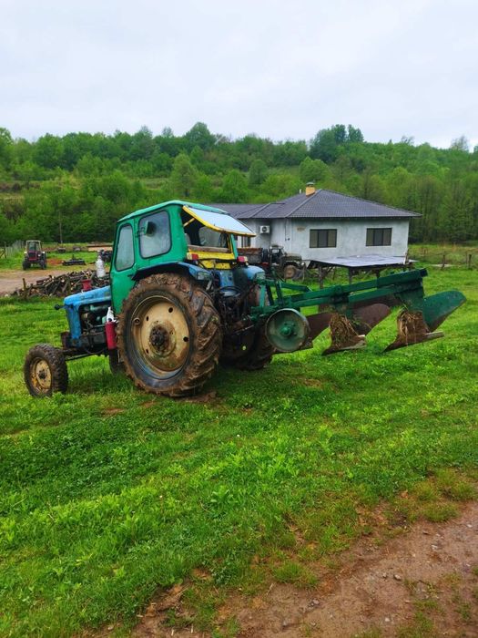Трактор ЮМЗ в хорошому стані