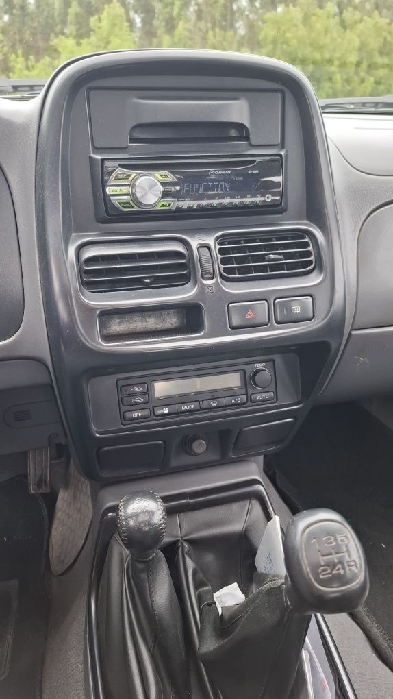 Nissan NAVARA D22