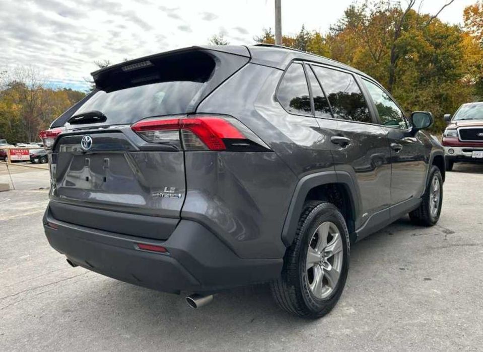 2022 Toyota RAV4 LE 2.5 Hybrid