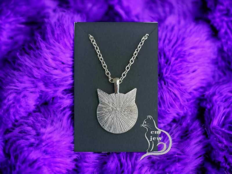 Colar corrente com pendente cabeça de gato - Novo