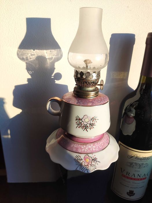 Kolekcjonerska porcelanowa mini lampka naftowa n8