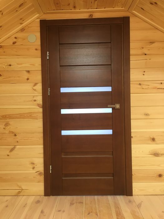 Міжкімнатні двері з дерева, з масиву. Виготовлення дверей ясен, сосна.