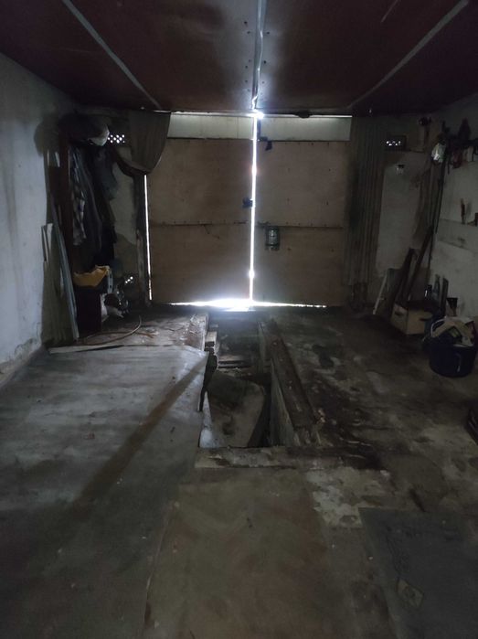 Продам Гараж в районі Електромережи по Сабарівському шосе