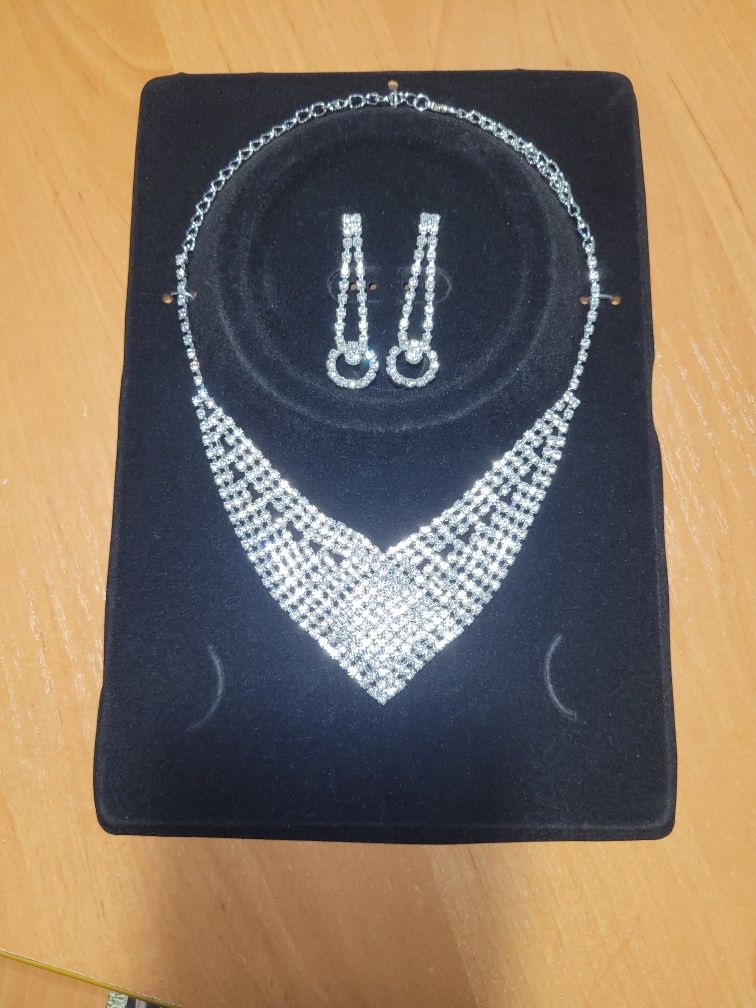 Ожерелье сережки набор вечерний на подарок жене девушке из камней